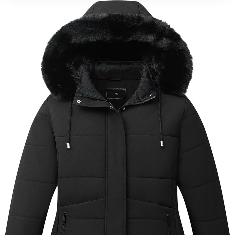 Elegant Black Hooded Puffer Coat